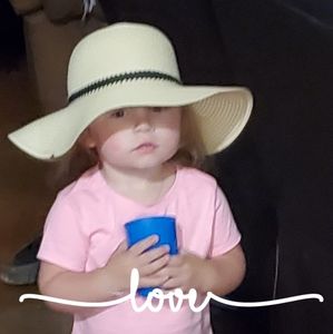 Meet your Posher, Leslie